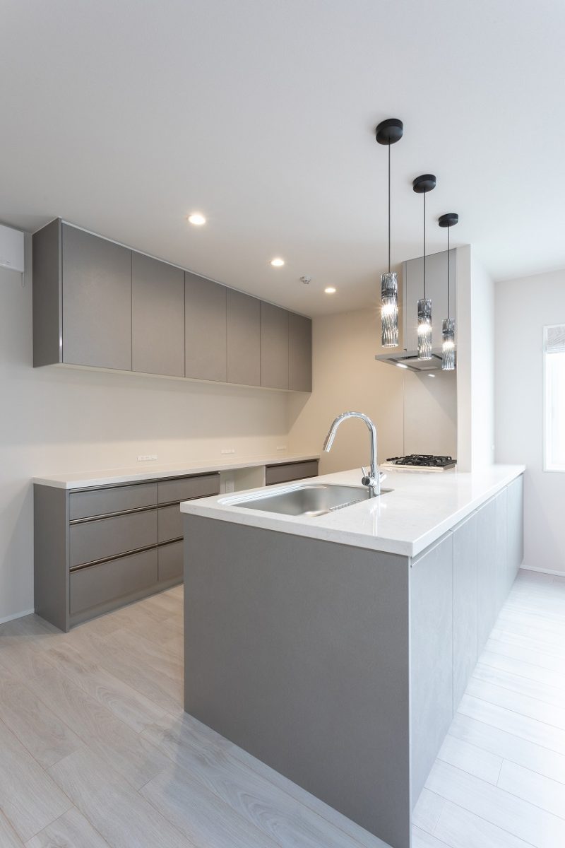 店舗兼住居のビル3階部分を住居としてリノベーション