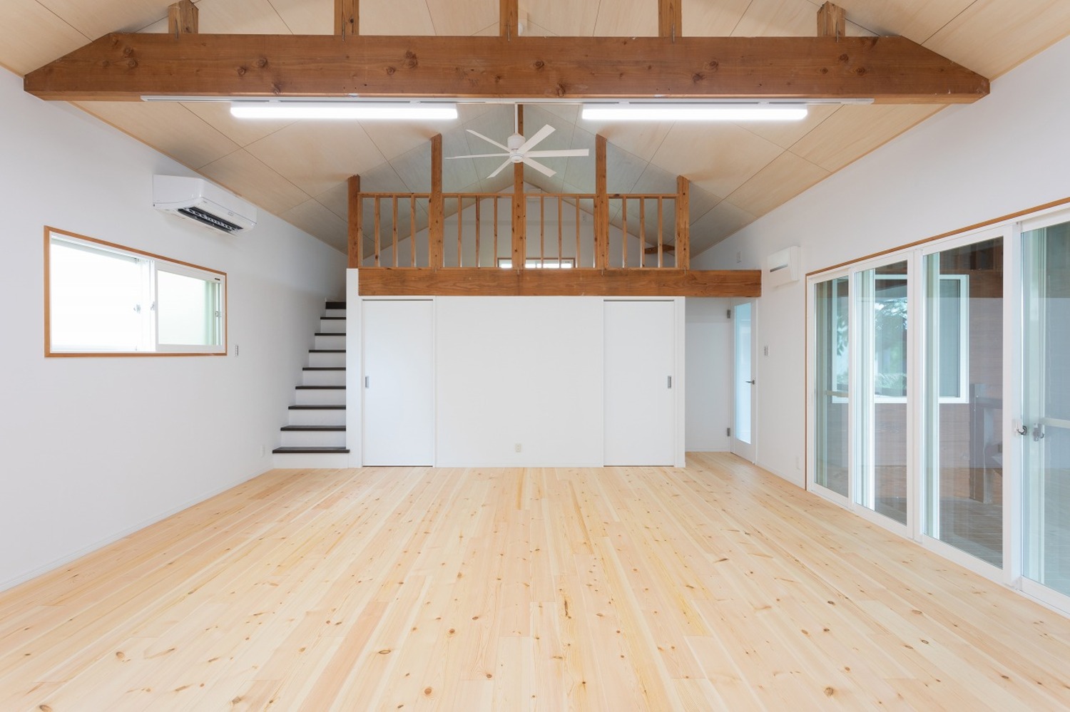 実家の写真館を住居にリノベーション