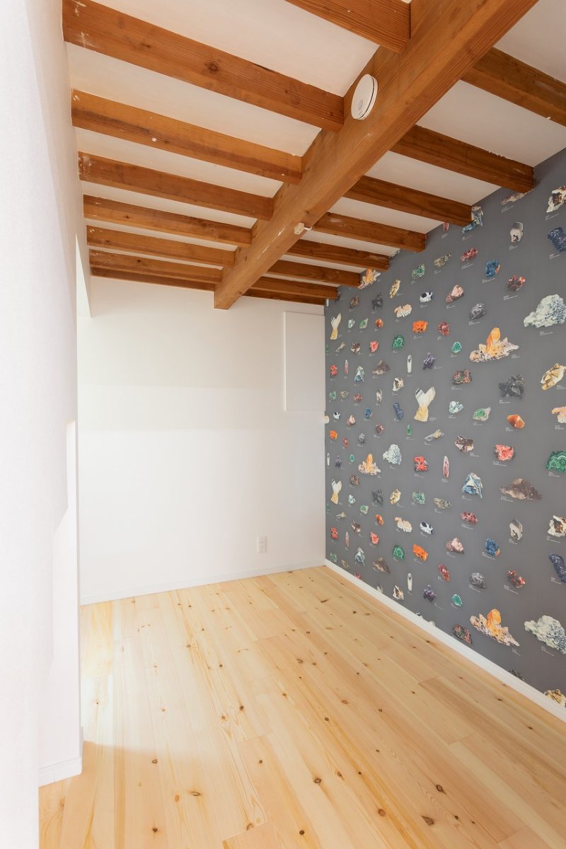 ロフト下部は子供室