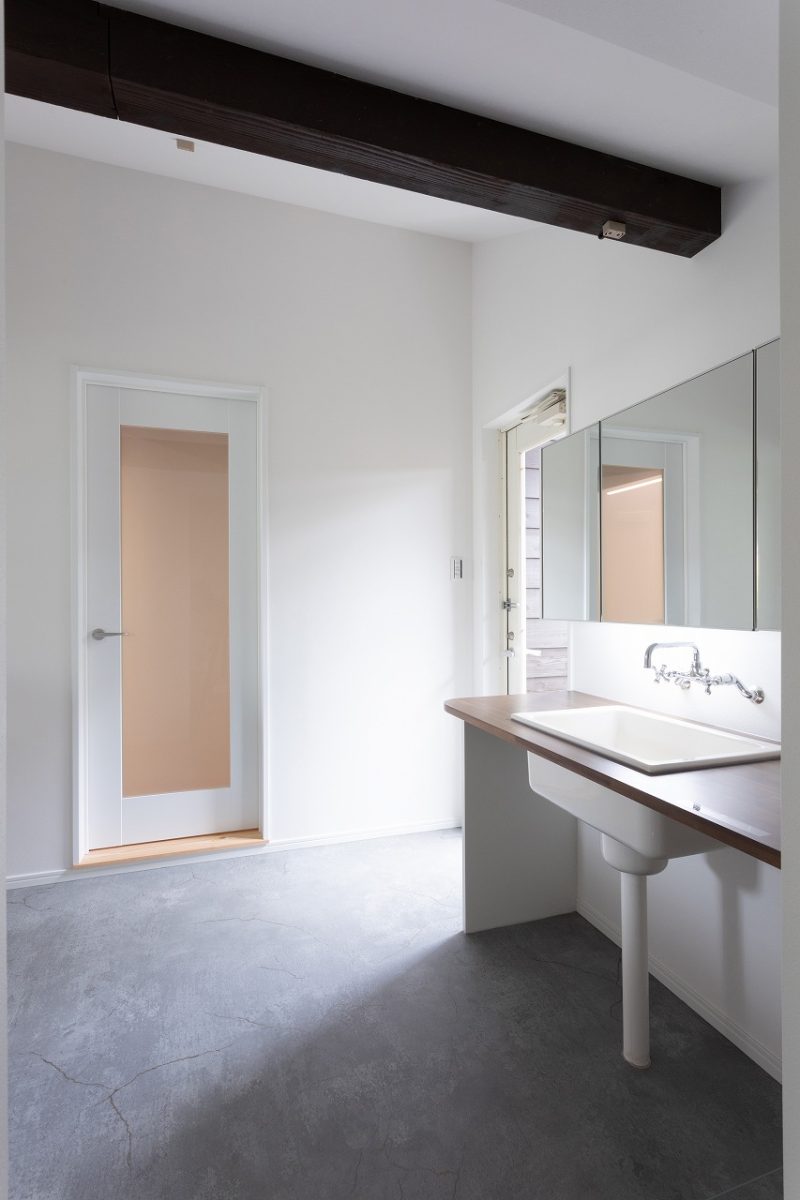 シンプルな造作洗面台